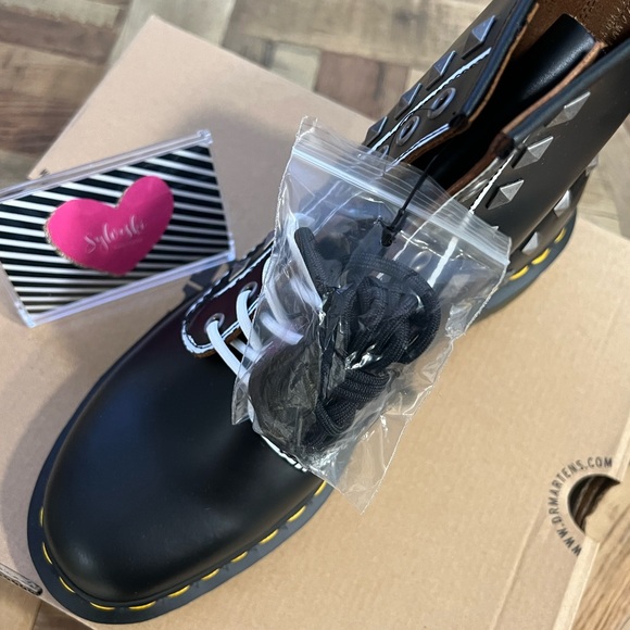🆕DR MARTENS 1460 STUD ROLLED VINTAGE SMOOTH 🖤🖤 NWT - Picture 11 of 11